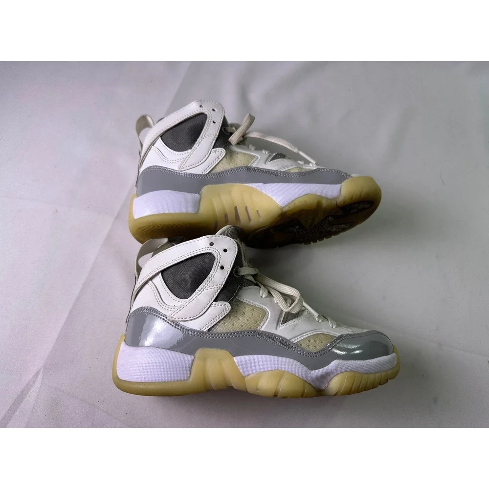 Jordan Jumpman Two Trey Womens Size 6 Grey White Patent Leather DR9631-002 Shoes